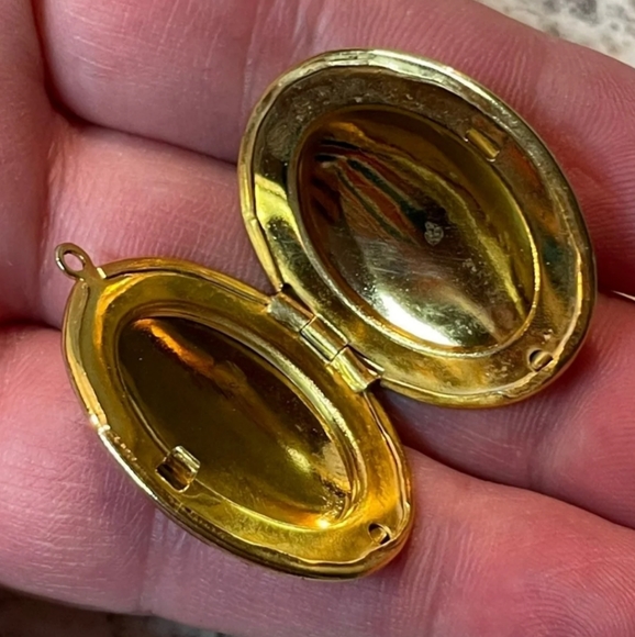 Vintage Cloisonne Locket Pendant - Picture 5 of 5